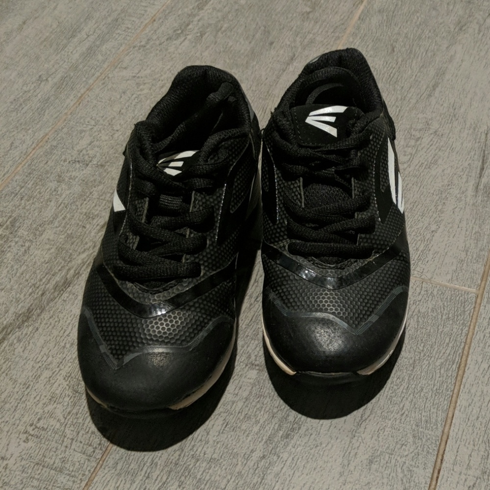 Baseball cleats